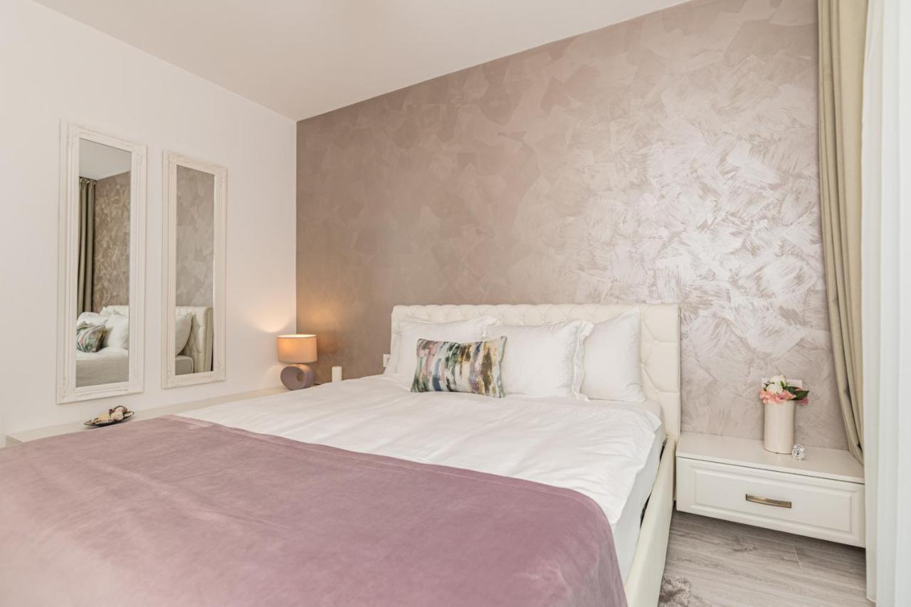 Rentforcomfort Apartment Ella 2 Braşov Dış mekan fotoğraf